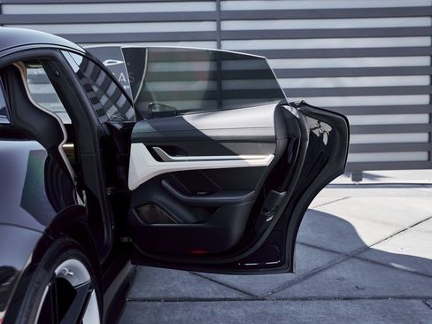 Used 2020 Porsche Taycan Turbo S image 27