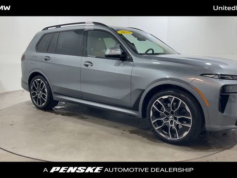 Used 2023 BMW X7 xDrive40i w/ M Sport Package image 2