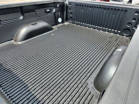 Used 2017 Chevrolet Silverado 1500 W/T AWD/4WD image 12