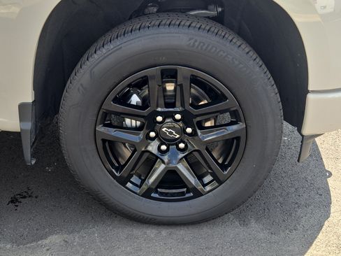 Certified 2026 Chevrolet Silverado 1500 Custom AWD/4WD image 6
