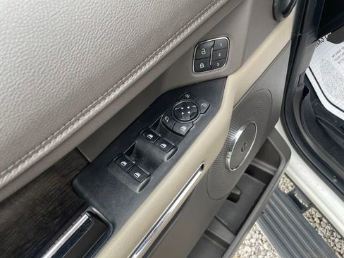 Used 2021 Ford Expedition Limited image 11