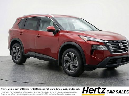 Used 2025 Nissan Rogue SV FWD image 1