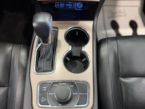 Used 2017 Jeep Grand Cherokee Limited AWD/4WD image 26