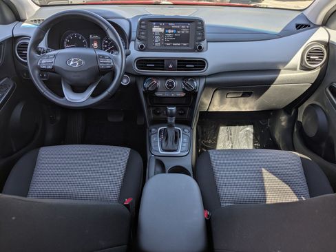 Certified 2021 Hyundai Kona SEL Plus AWD/4WD image 30