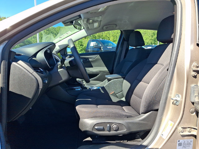 Used 2025 Chevrolet Malibu LT FWD image 13