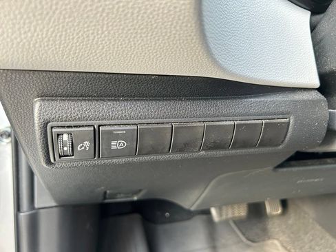 Used 2023 Toyota Corolla SE FWD image 18