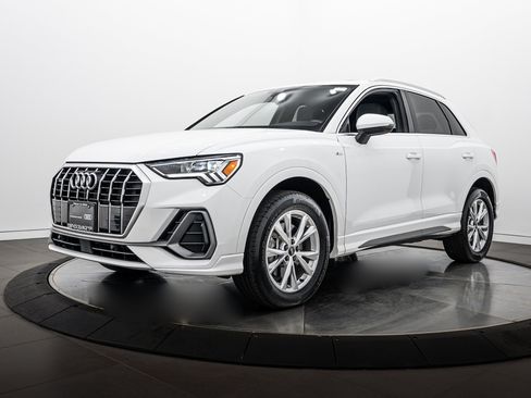 Certified 2023 Audi Q3 2.0T Premium w/ Convenience Package AWD/4WD image 7