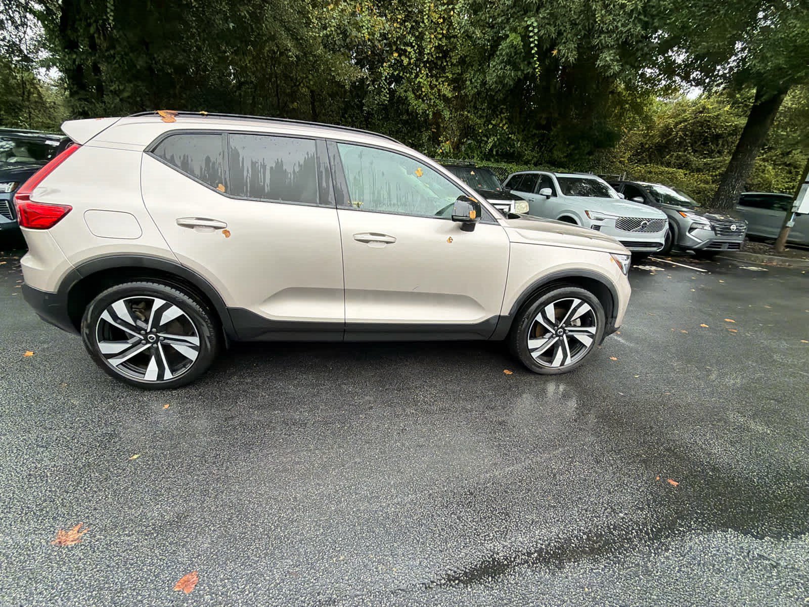 Used 2024 Volvo XC40 B5 Plus w/ Climate Package AWD/4WD image 17