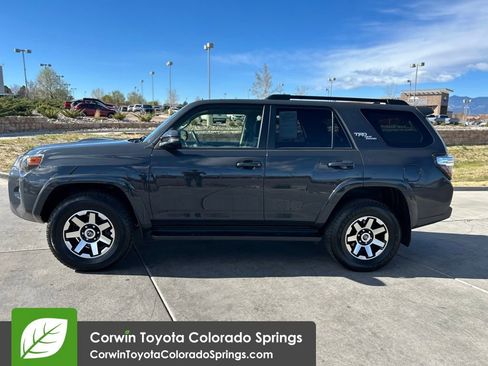 Used 2024 Toyota 4Runner TRD Off-Road Premium AWD/4WD image 4