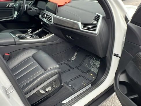 Used 2022 BMW X5 sDrive40i w/ Premium Package image 17