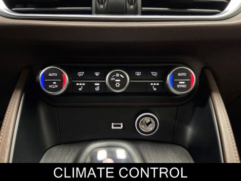 Used 2018 Alfa Romeo Stelvio Ti image 22