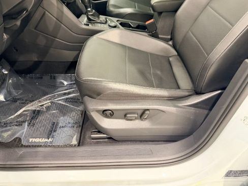Used 2018 Volkswagen Tiguan SE w/ Panoramic Sunroof Package AWD/4WD image 22