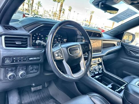 Used 2023 GMC Yukon Denali w/ Denali Reserve Package AWD/4WD image 2