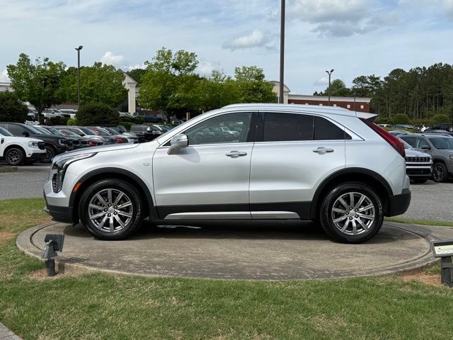 Used 2022 Cadillac XT4 Premium Luxury w/ Safety Alert Package FWD image 4