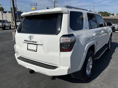 Used 2018 Toyota 4Runner SR5 Premium AWD/4WD image 5