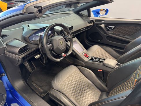 Used 2023 Lamborghini Huracan EVO image 10