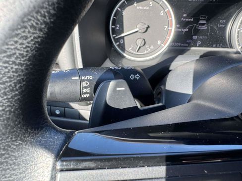 Used 2021 Nissan Rogue SV AWD/4WD image 27