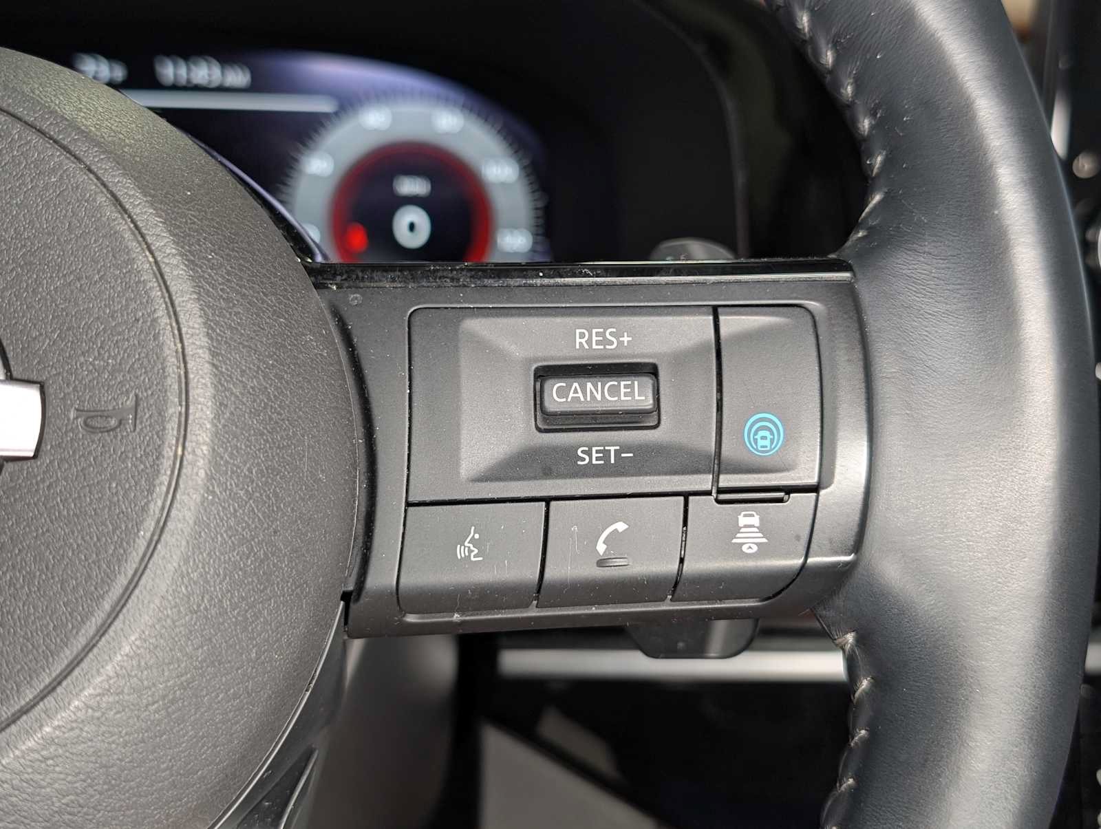 Used 2023 Nissan Pathfinder Platinum AWD/4WD image 37