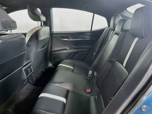 Used 2025 Toyota Camry SE FWD image 31