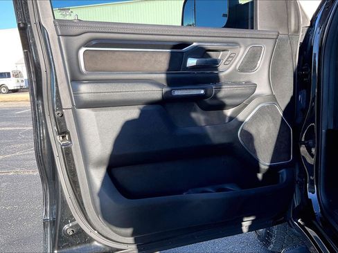 Used 2019 RAM 1500 Laramie image 18