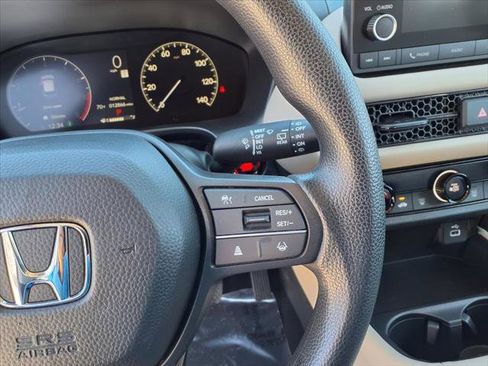 Used 2024 Honda HR-V LX image 17