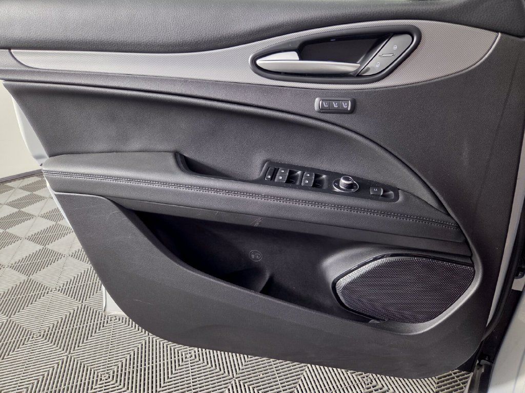 Used 2024 Alfa Romeo Stelvio Ti AWD/4WD image 19