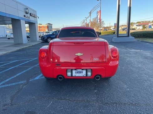 Used 2005 Chevrolet SSR w/ Preferred Equipment Group image 31