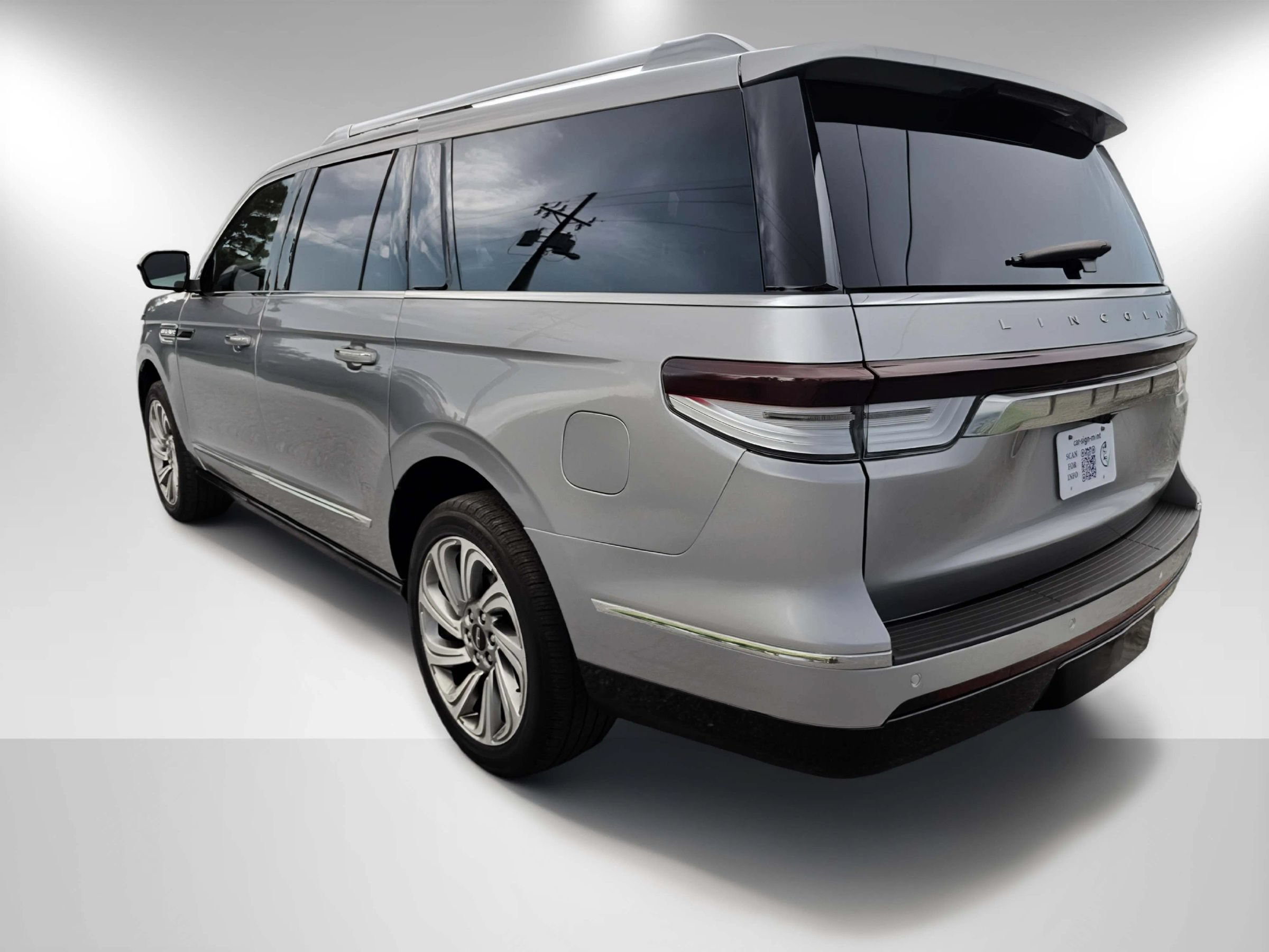 Used 2023 Lincoln Navigator L Reserve RWD image 7