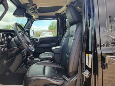 Used 2019 Jeep Wrangler Unlimited Sahara w/ Quick Order Package 24M Moab AWD/4WD image 22