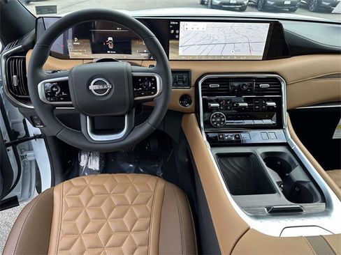 New 2025 Nissan Armada Platinum Reserve image 18