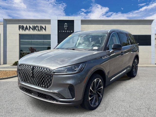 New 2027 Lincoln Aviator Reserve AWD/4WD image 3