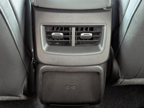 Used 2024 Chevrolet Equinox EV RS FWD image 34