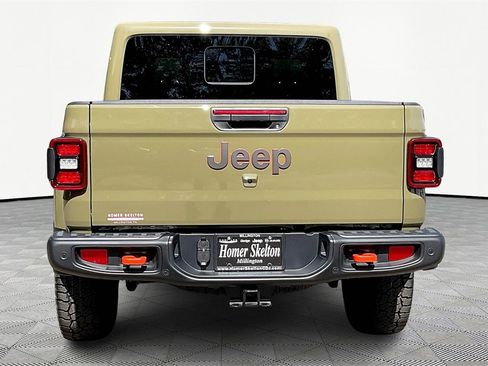 New 2025 Jeep Gladiator Mojave image 4