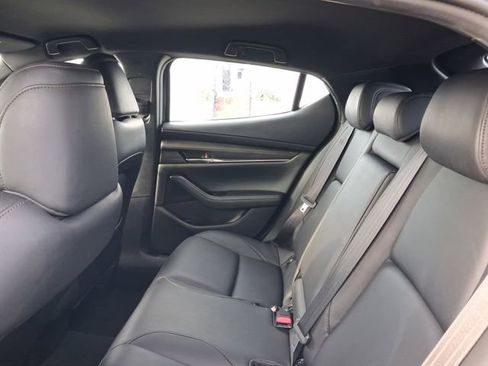 Used 2020 MAZDA MAZDA3 Hatchback w/ Preferred Package FWD image 6