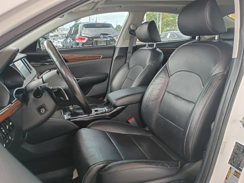 Used 2017 Kia Cadenza Technology FWD image 5