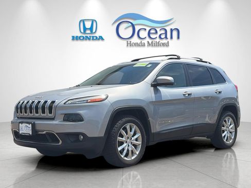 Used 2017 Jeep Cherokee Limited AWD/4WD image 7