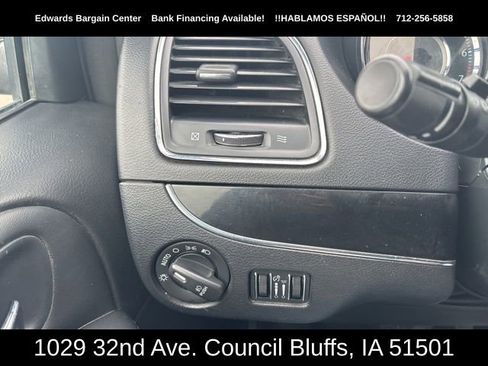 Used 2014 Chrysler Town & Country S image 19