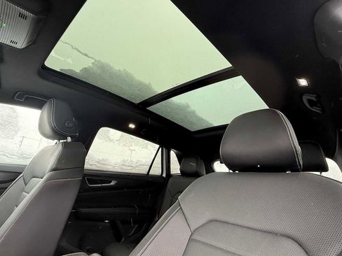 New 2026 Volkswagen Atlas Cross Sport SEL R-Line image 9