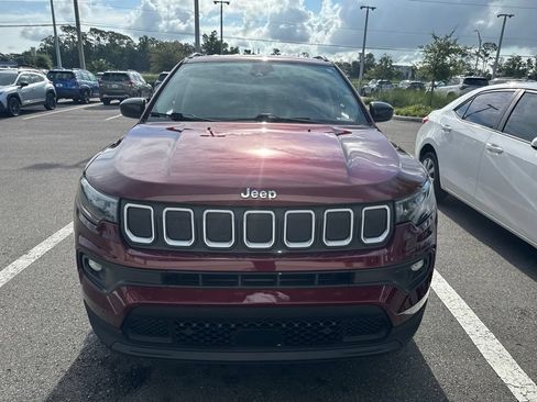Used 2022 Jeep Compass Latitude AWD/4WD image 2