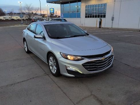 Used 2022 Chevrolet Malibu LT image 3