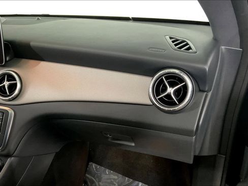 Used 2019 Mercedes-Benz CLA 250 4MATIC image 19