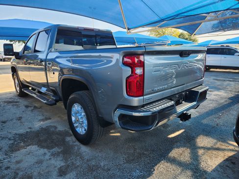 Used 2024 Chevrolet Silverado 2500 LT AWD/4WD image 3