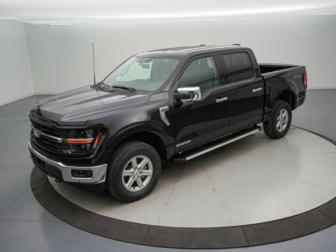 New 2025 Ford F150 XLT w/ Equipment Group 302A MID image 9