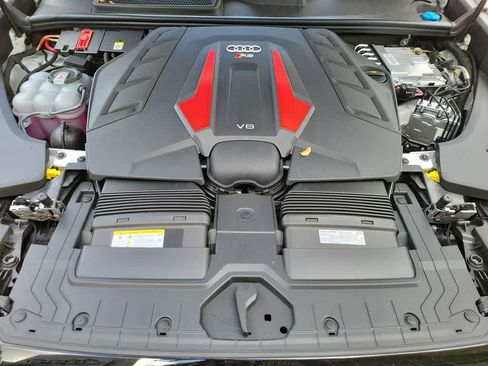 New 2026 Audi RS Q8 performance image 17