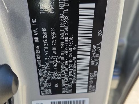 Used 2024 Toyota Highlander XLE image 30