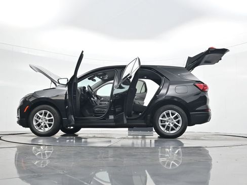 Used 2023 Chevrolet Equinox LT image 45