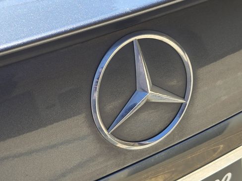 Used 2018 Mercedes-Benz E 300 image 19