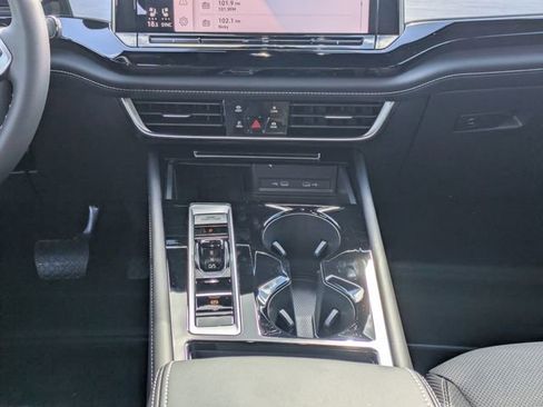 Used 2026 Volkswagen Atlas Cross Sport SE FWD image 20