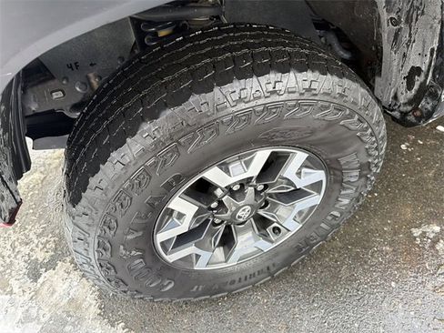 Used 2023 Toyota Tacoma TRD Off-Road image 34