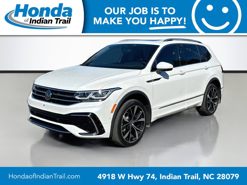 Used 2024 Volkswagen Tiguan SEL R-Line AWD/4WD image 3